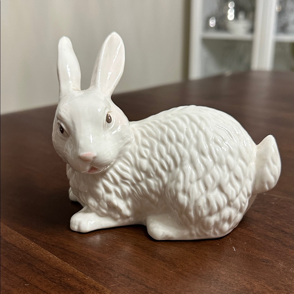 🧡White Ceramic Rabbit Figurine🧡